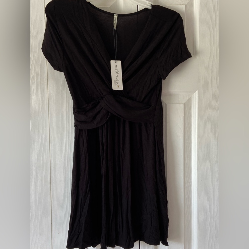 Black maternity shirt size large nwt